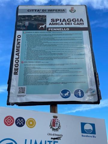 Casa Vacanza A 100 Metri Dal Mare Империа Екстериор снимка